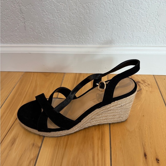 Elegant Black Women's Sandals - Picture 2 of 5